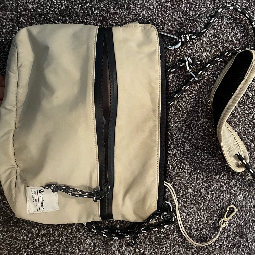 Lululemon cross body